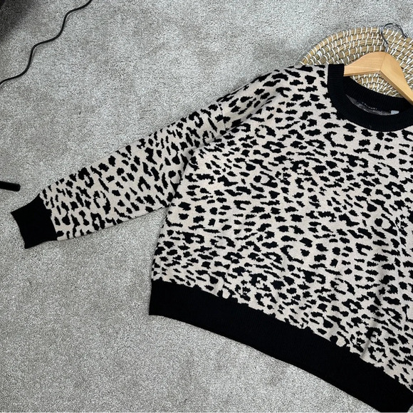 T Tahari Light Wood Cheetah Print Sweater Pullover Crew Neck Long Sleeve Size L - Picture 6 of 16